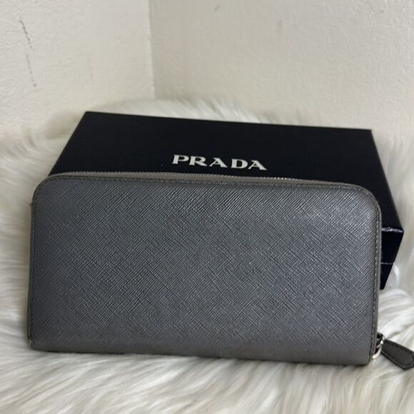 💯Authentic Prada Safiano Zipped Around Long Wallet 🍀 - Picture 3 of 17